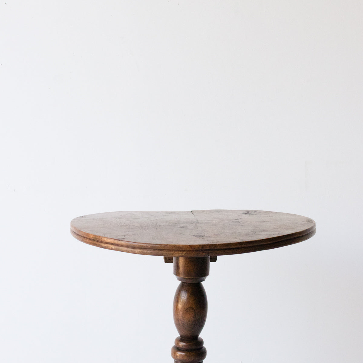 Table de chevet en ronce