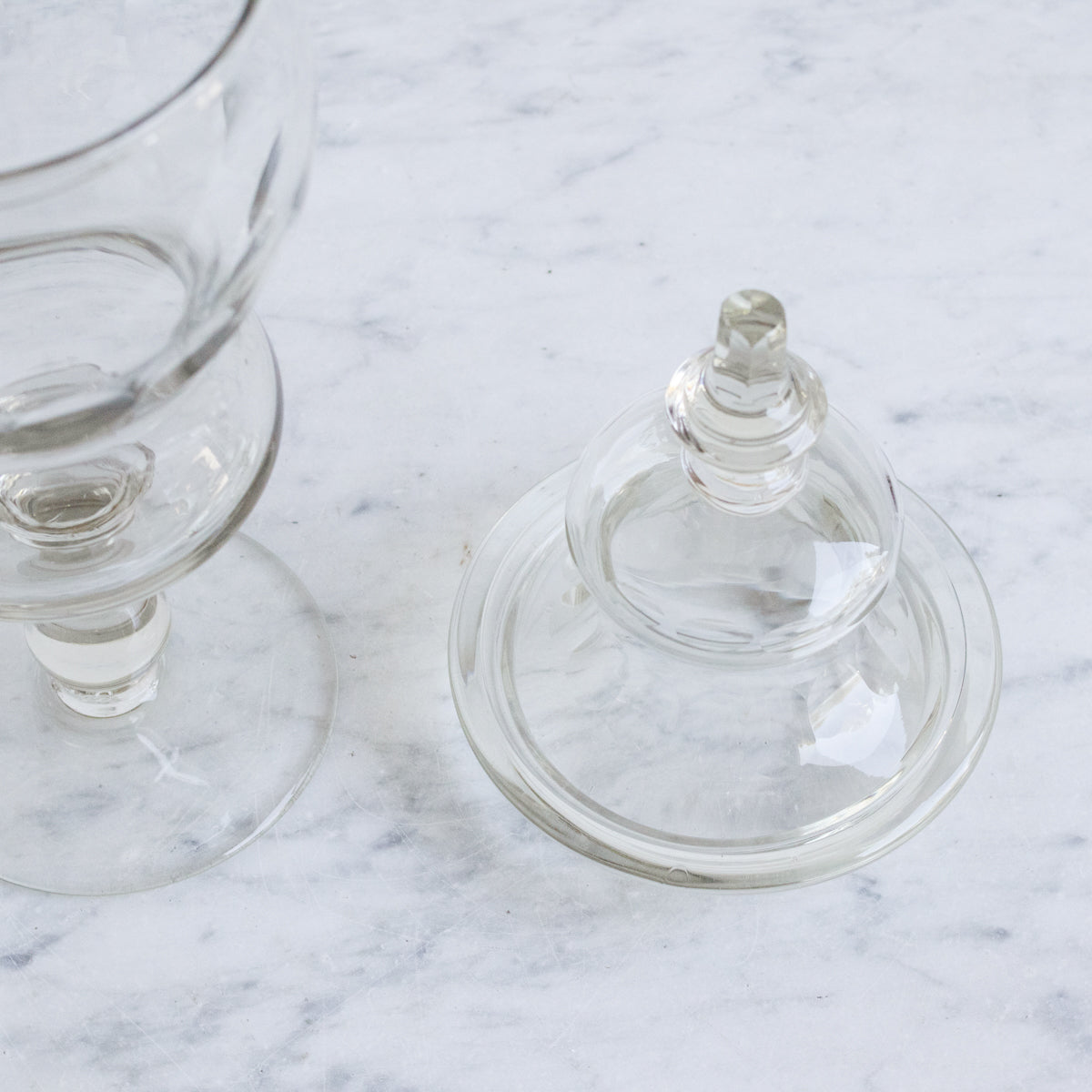 Bocal à bonbons en verre taillé