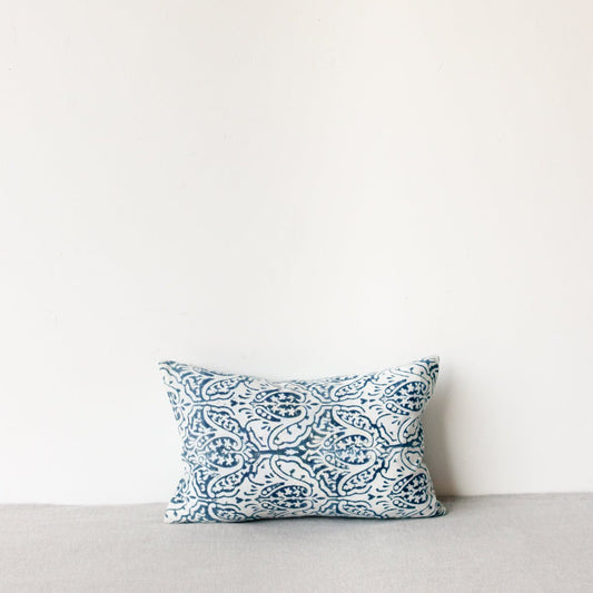 Housse de coussin imprimée en édition limitée | Dominique Indigo