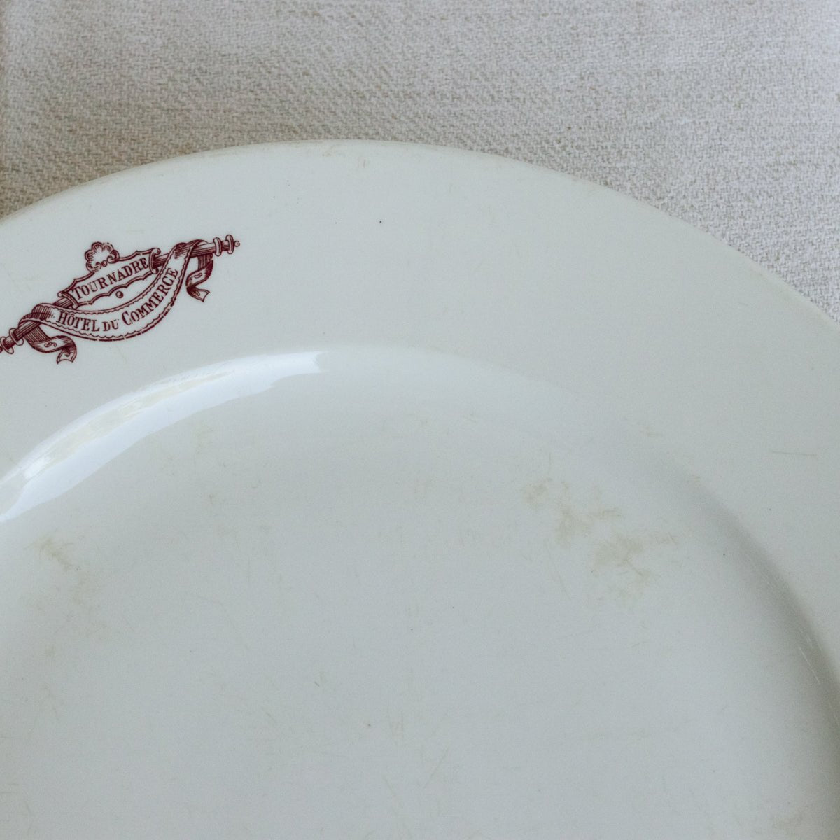 Plateau de porcelaine de l'hôtel Place Tournadre