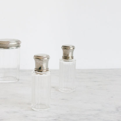 Trio de flacons de toilette en verre taillé