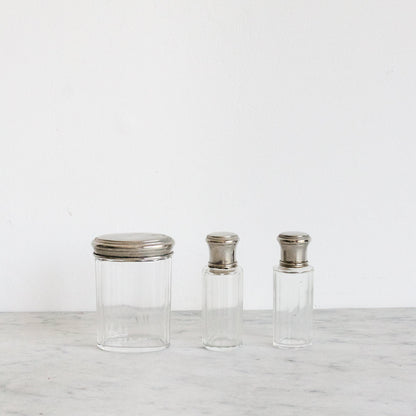 Trio de flacons de toilette en verre taillé