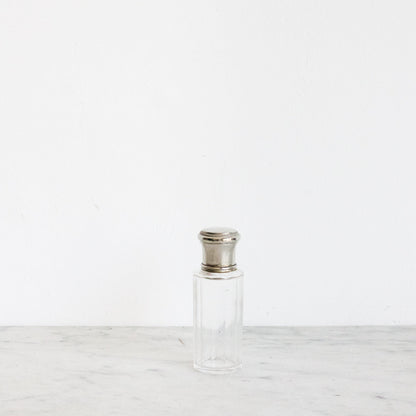 Trio de flacons de toilette en verre taillé