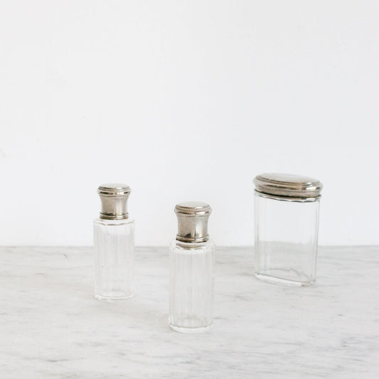 Trio de flacons de toilette en verre taillé