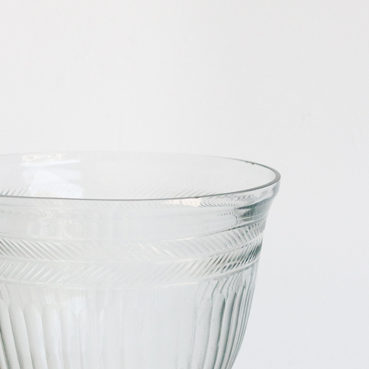 Bocal à bonbons en verre taillé
