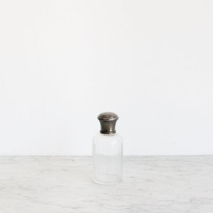 Flacon de toilette en cristal taillé