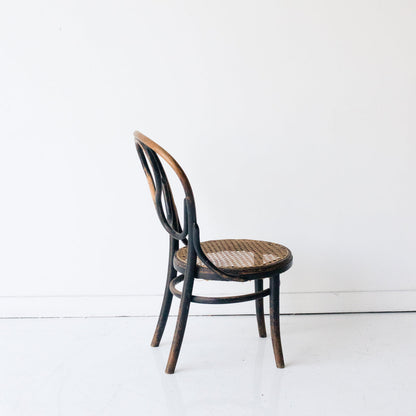 Tabouret en bois courbé avec assise en rotin