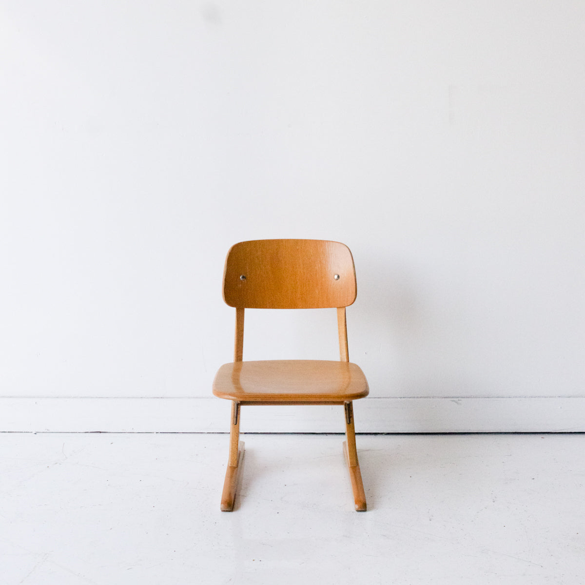 Chaise d'école pour enfant