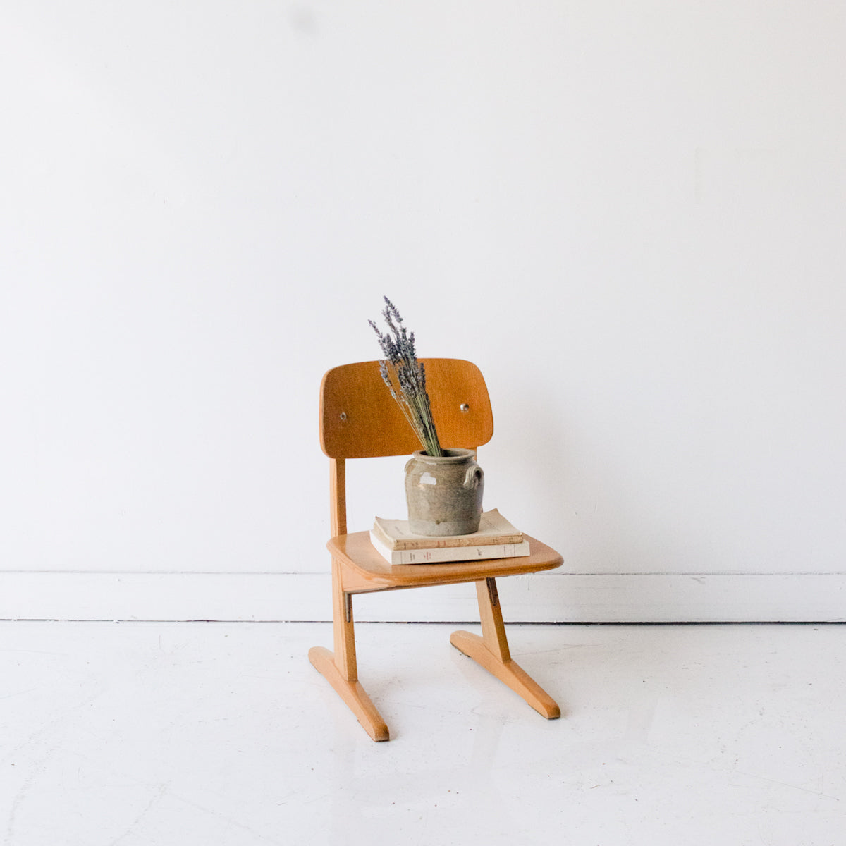 Chaise d'école pour enfant
