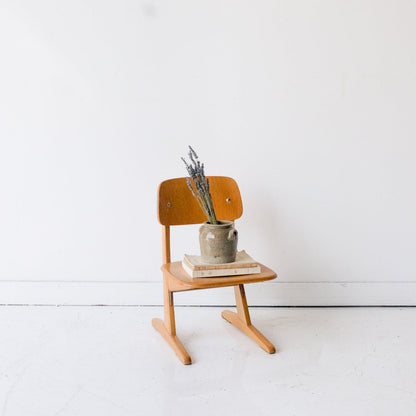 Chaise d'école pour enfant