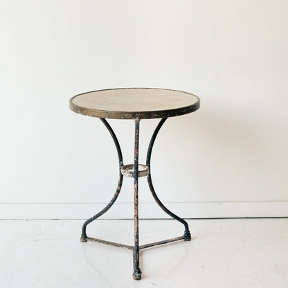 Table de bistrot parisienne antique