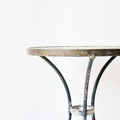Table de bistrot parisienne antique