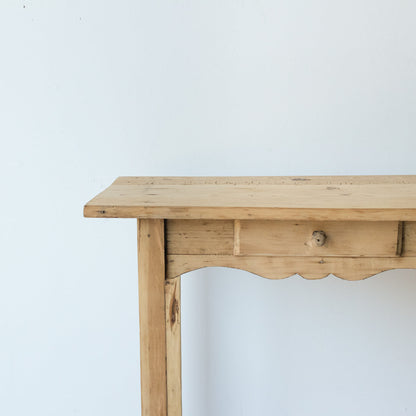 Table de chevet en bois brut