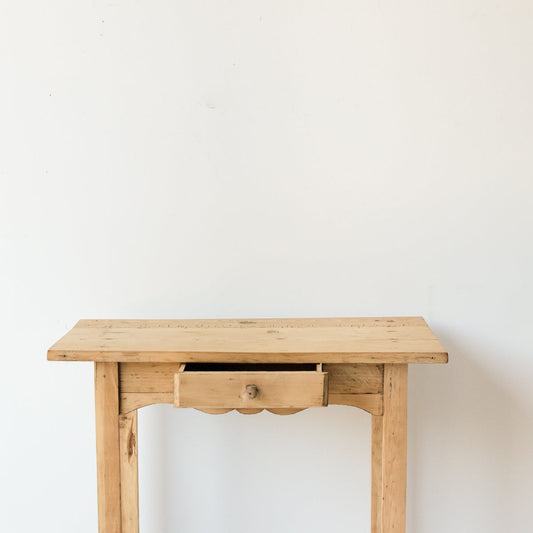 Table de chevet en bois brut
