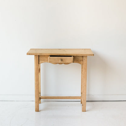Table de chevet en bois brut