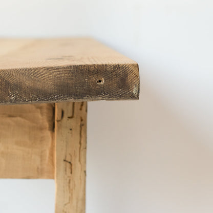 Table de chevet en bois brut