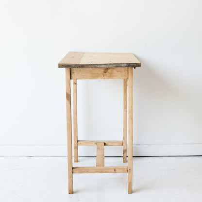 Table de chevet en bois brut