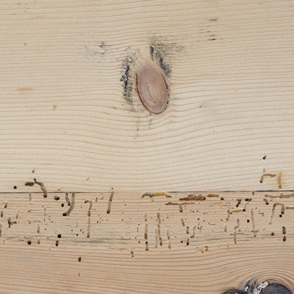 Table de chevet en bois brut