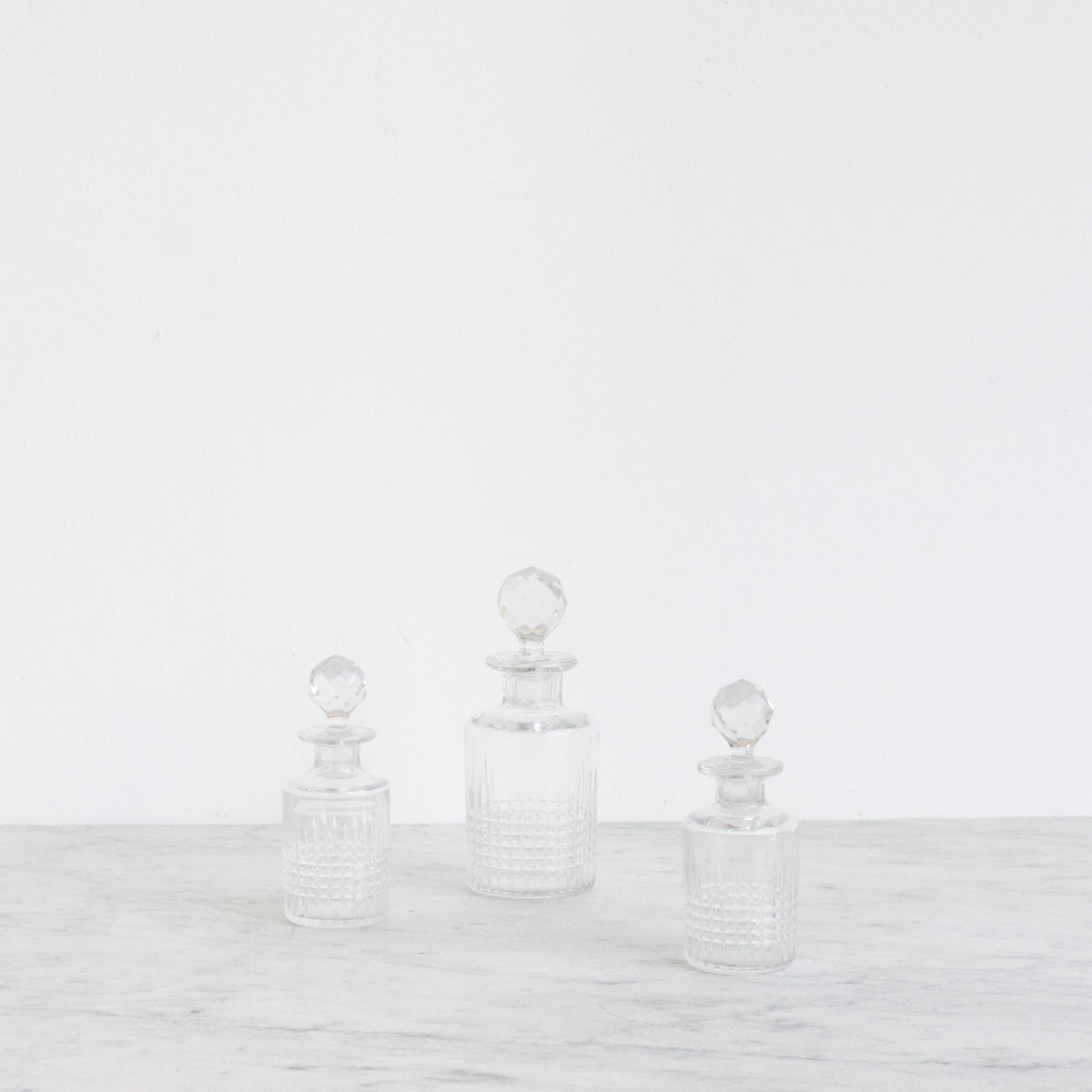 Trio de flacons de toilette en cristal taillé