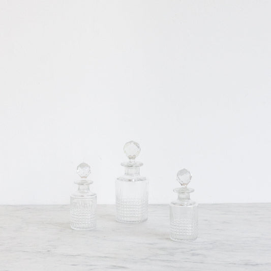 Trio de flacons de toilette en cristal taillé