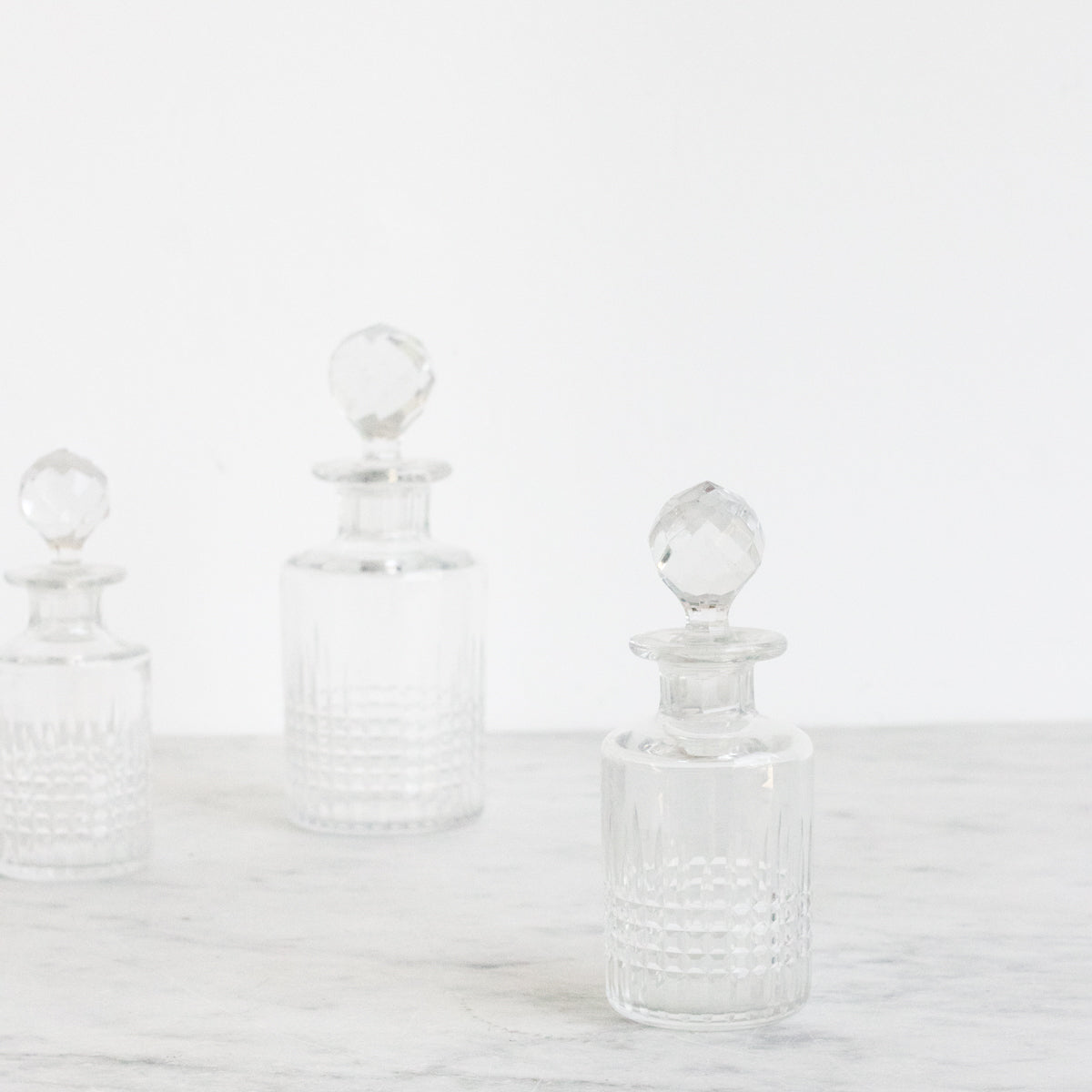 Trio de flacons de toilette en cristal taillé