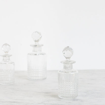 Trio de flacons de toilette en cristal taillé
