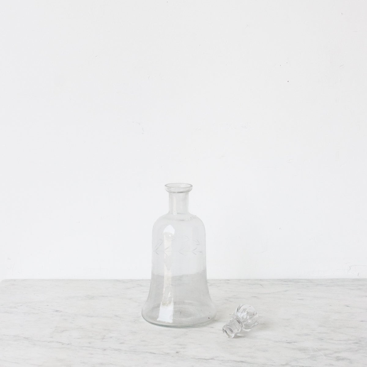 Carafe en forme de cloche avec bouchon