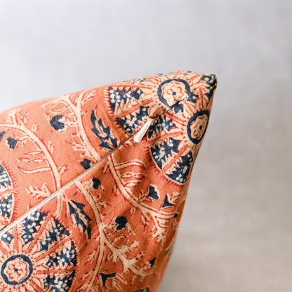 Coussin imprimé bloc | Karuna Safran