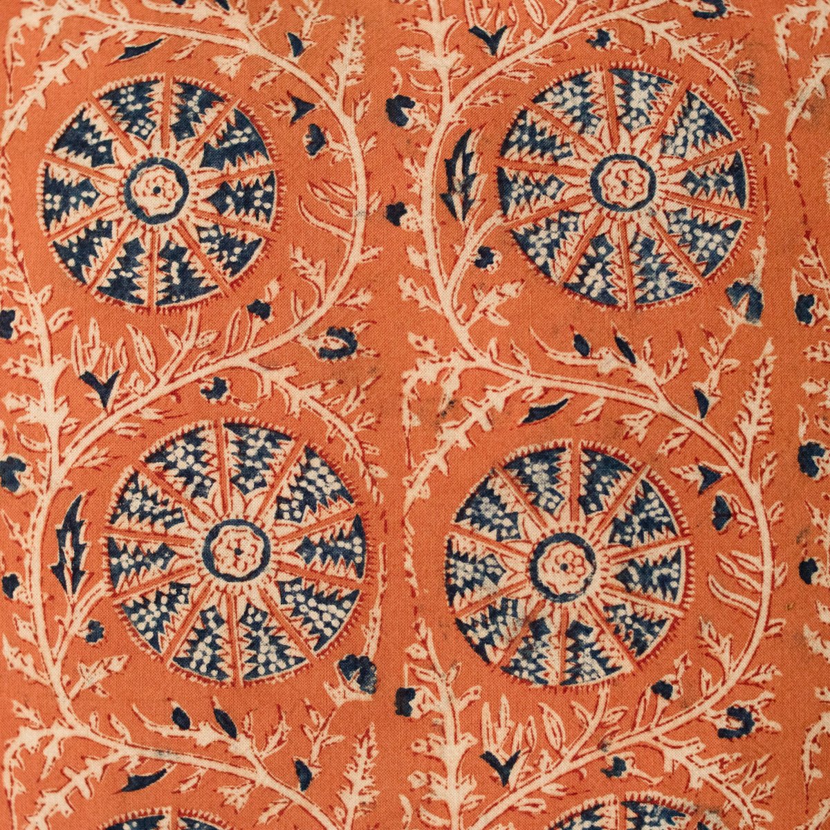 Coussin imprimé bloc | Karuna Safran