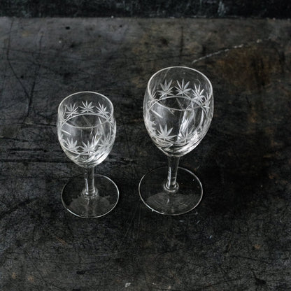 Ensemble de 4 verres à vin en cristal taillé