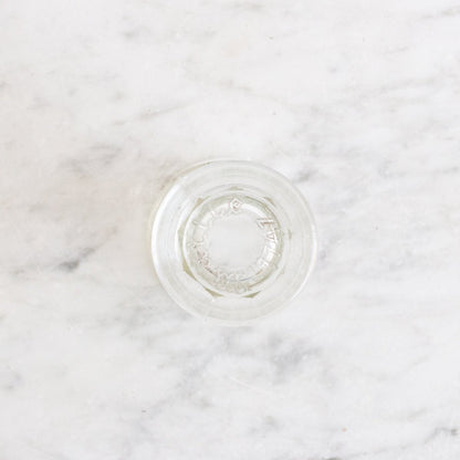 Verre pressé sur pied avec cuillère en os