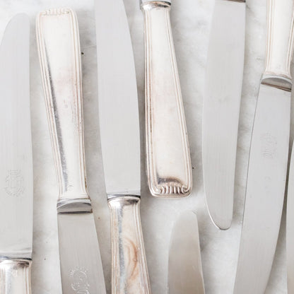 Ensemble de 12 couteaux à beurre français assortis