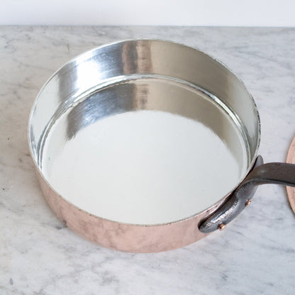 Grande saucière en cuivre avec couvercle