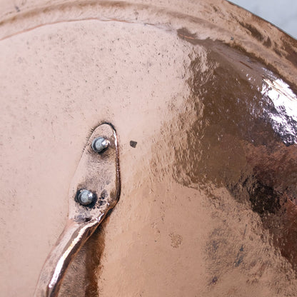 Grande saucière en cuivre avec couvercle