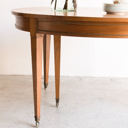 Table Louis XVI avec accents en laiton