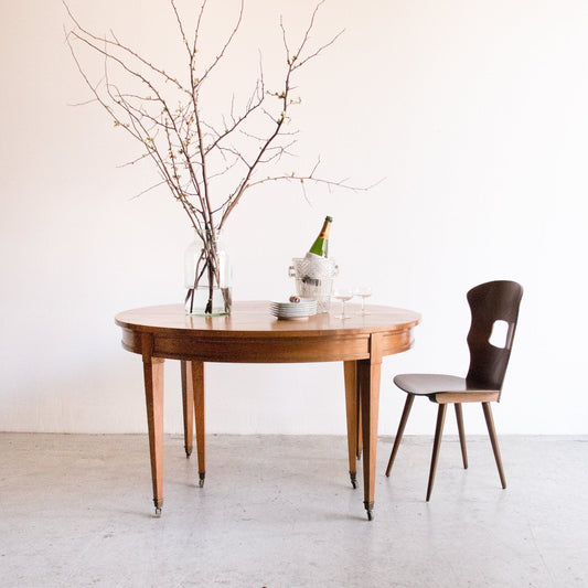 Table Louis XVI avec accents en laiton