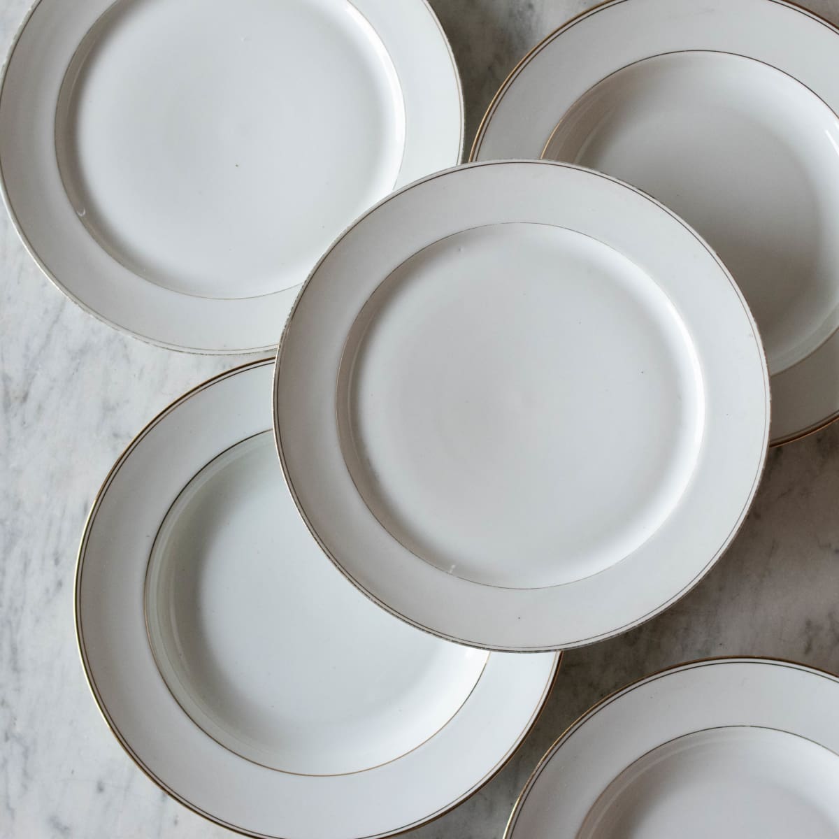 Service de 4 assiettes en porcelaine à bord doré, Not Your Grandma's Gold Rim