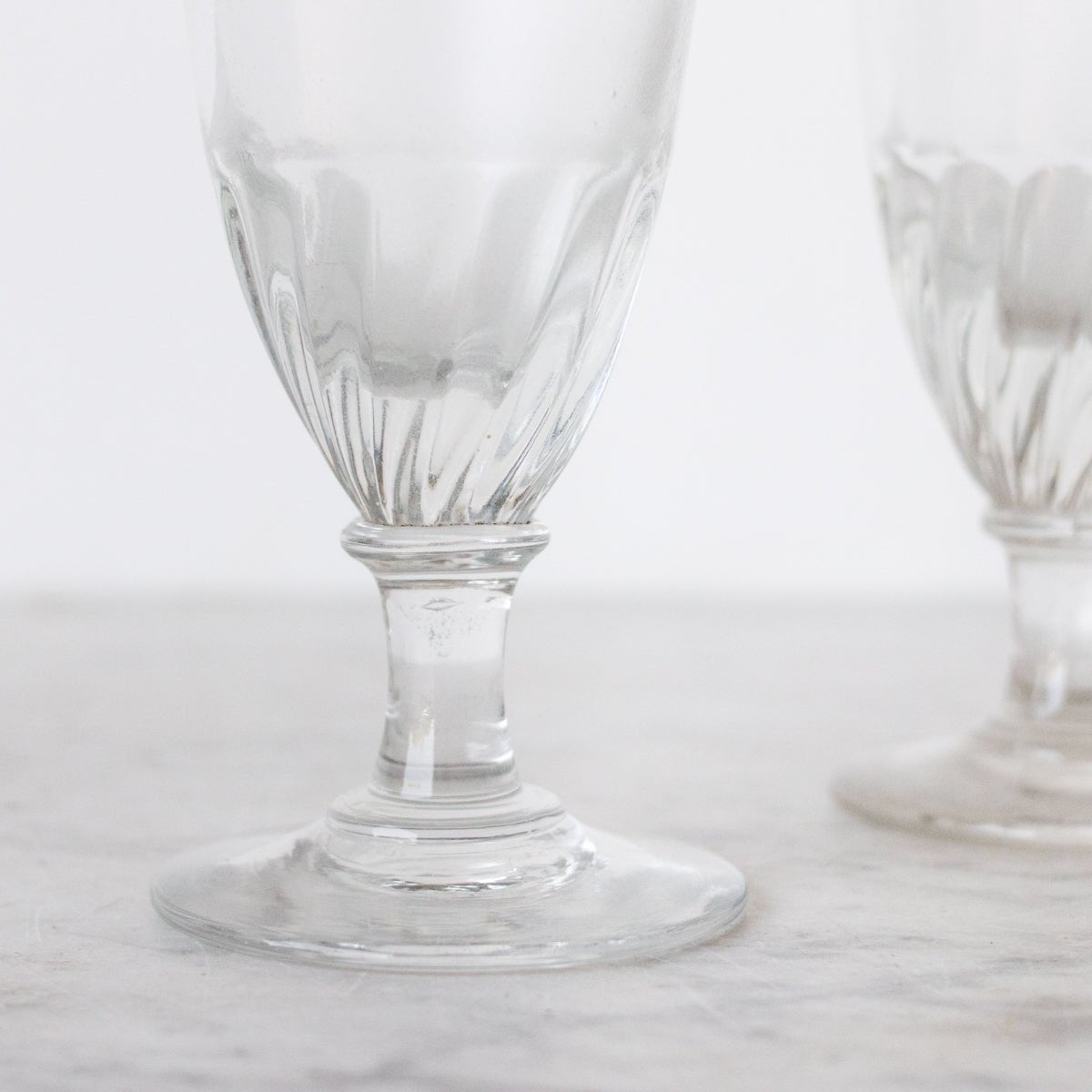 Paire de verres à absinthe optiques anciens