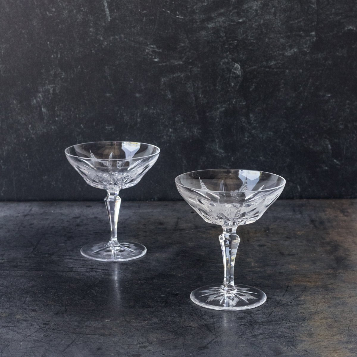 Paire de coupes en cristal taillé