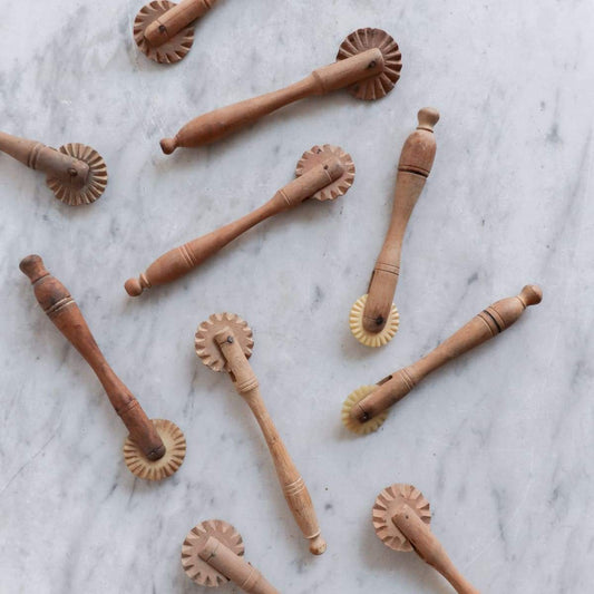 Paire d'emporte-pièces en bois cannelé