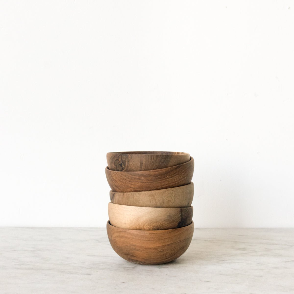 Paire de petits bols en bois