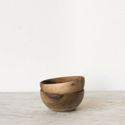 Paire de petits bols en bois