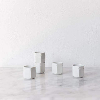 Paire de pots à yaourt en porcelaine