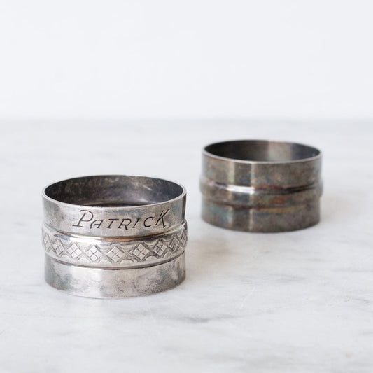 Paire de ronds de serviette en argent