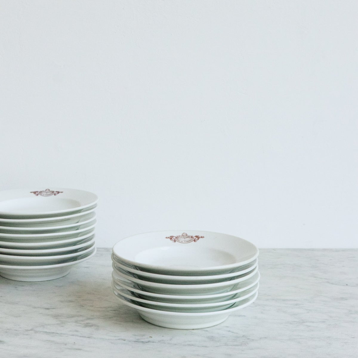 Ensemble de 7 bols en porcelaine de l'hôtel Place Tournadre