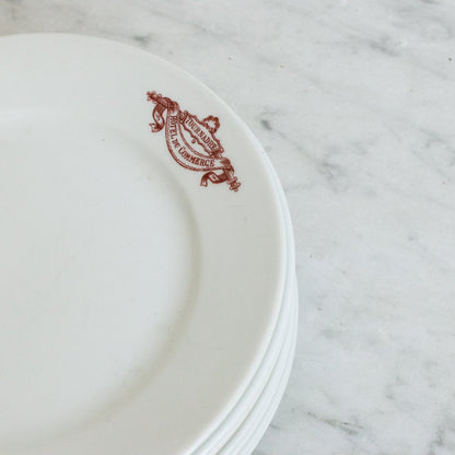 Lot de 7 assiettes en porcelaine de l'hôtel Place Tournadre