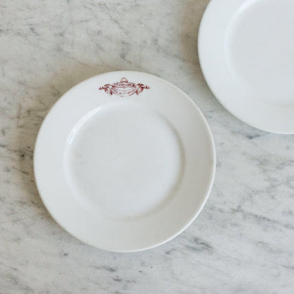 Lot de 7 assiettes en porcelaine de l'hôtel Place Tournadre