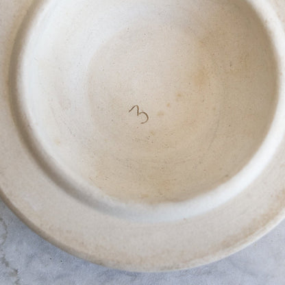 Pot en grès estampé avec couvercle